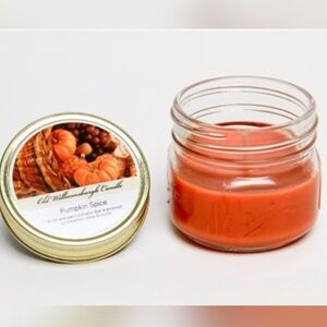 OLD WILLIAMSBURG CANDLE SPICED PUMPKIN